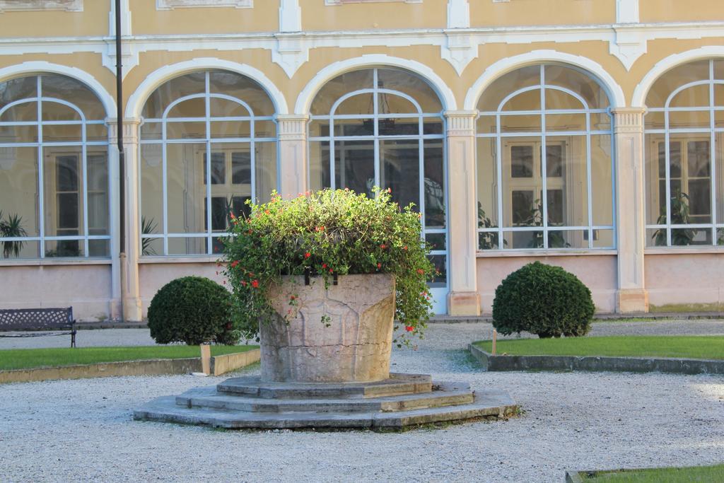 Hotel Casa Don Guanella à Cadrezzate Extérieur photo
